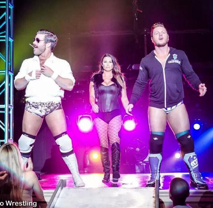 TheObsessionCK's tweet image. Threesome of Perfection. [@MissWidowsPeak @ObnoxiousSleaze]