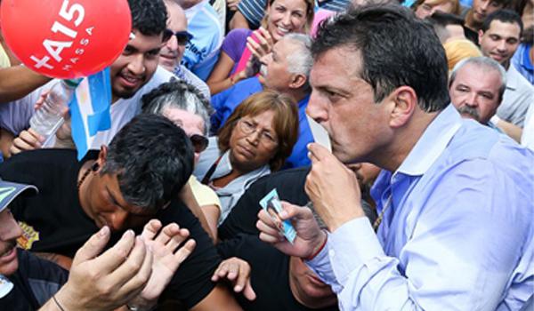 MassaPrensa's tweet photo. MAÑANA! #MassaEnCaravana Tigre-San Fernando- Malvinas- José C Paz- San Miguel- Hurlingham. ¡Sumate! http://t.co/daJKxqlswZ