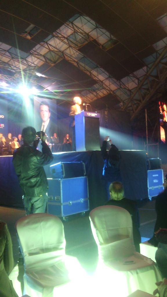 Maxiberestein's tweet photo. @mariomeoni "tengo miedo de que Junin quede en manos de pasantes, por eso quiero volver a ser intendente" #Meoni2015 http://t.co/KZlnRxNdSU