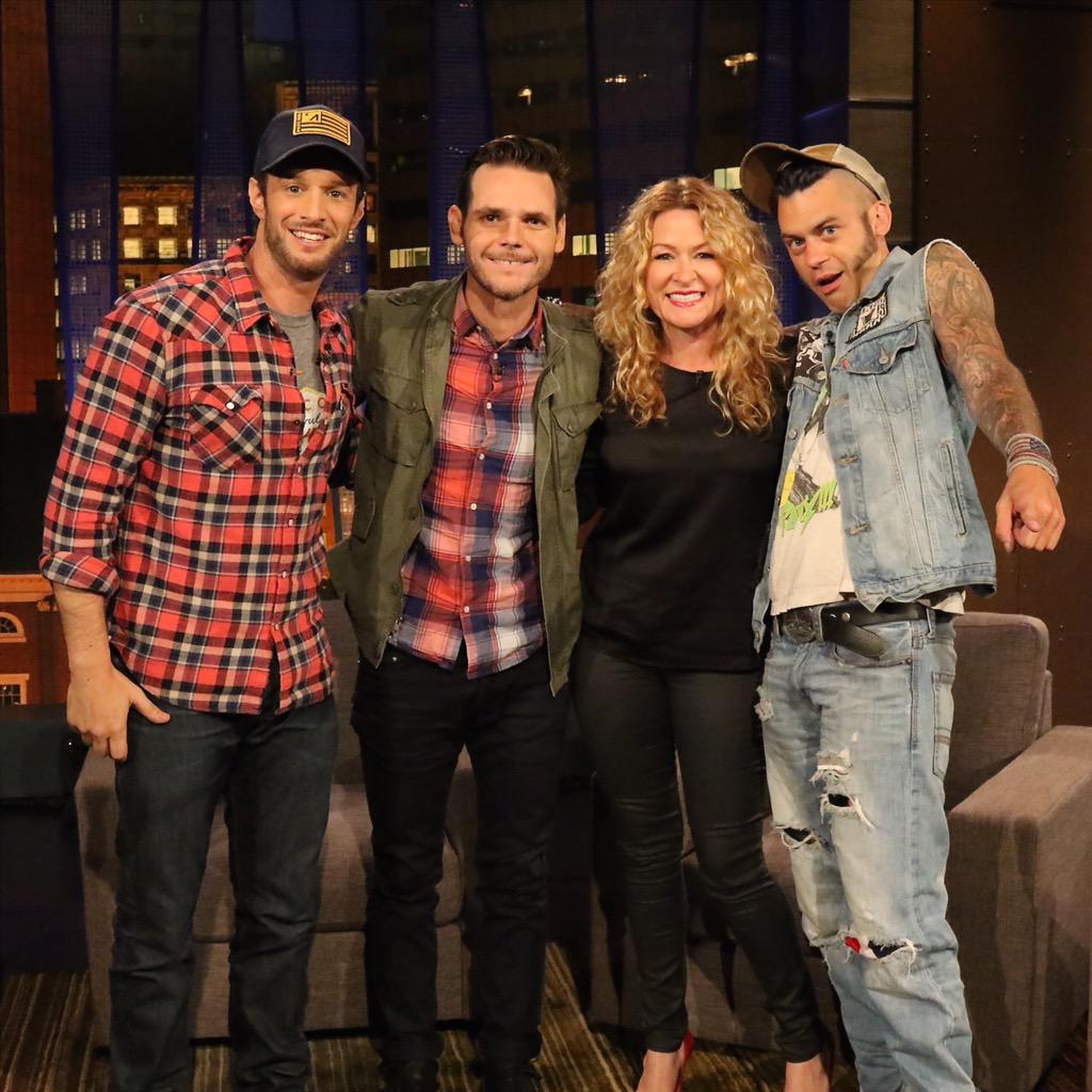 sarahcolonna's tweet photo. Watch me @jiffywild @DJLewisComedian @joshwolfcomedy talk nonsense tonight on @JoshWolfShow. 11pm @CMT http://t.co/Oo009uXEHs