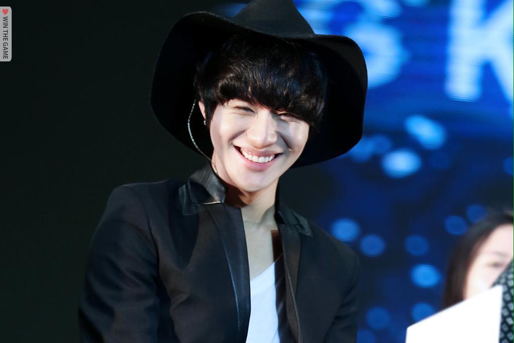 Happy birthday to my beloved Lee Taemin , I wish U all the best      