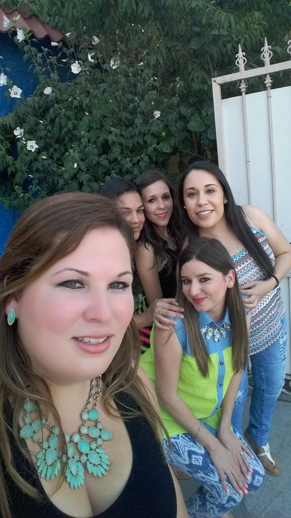 brendajasso7's tweet photo. 😘😘 http://t.co/nq0XWefQt5