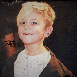 kingrossdalefan's tweet photo. beautiful boy ♥ #kingstonrossdale http://t.co/m1K8sR0lP4