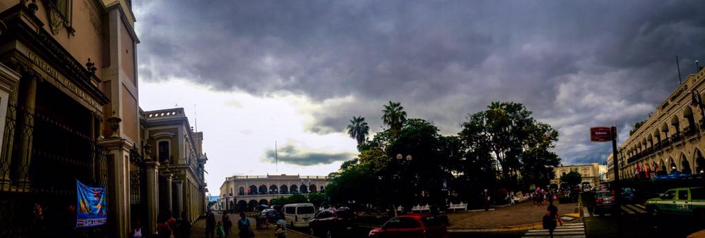 VisitColimaMx's tweet photo. Así lucía la tarde de hoy el Centro de Colima.
¡Parece que va a llover!
#HolaColima #ColimaCentro #Portales http://t.co/owyfm75nuJ
