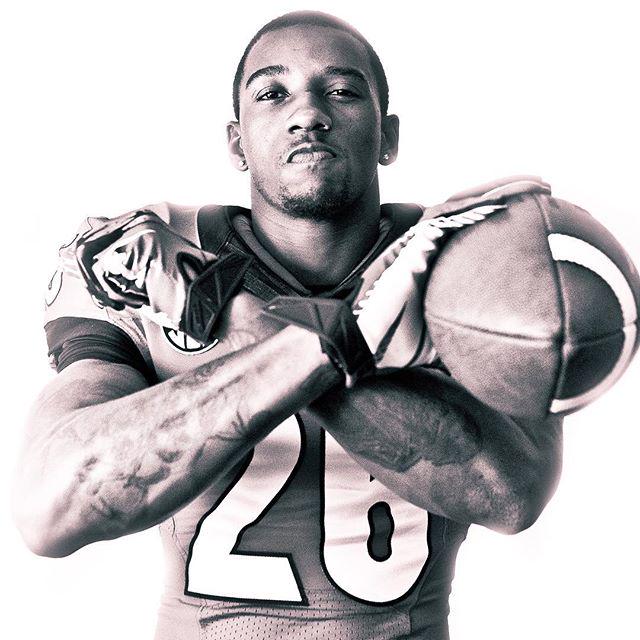UGA WR #26 Malcolm Mitchell...Outstanding Citizen...Author...Athlete...Dawg...
#Jersey26
#MalcolmMitchell