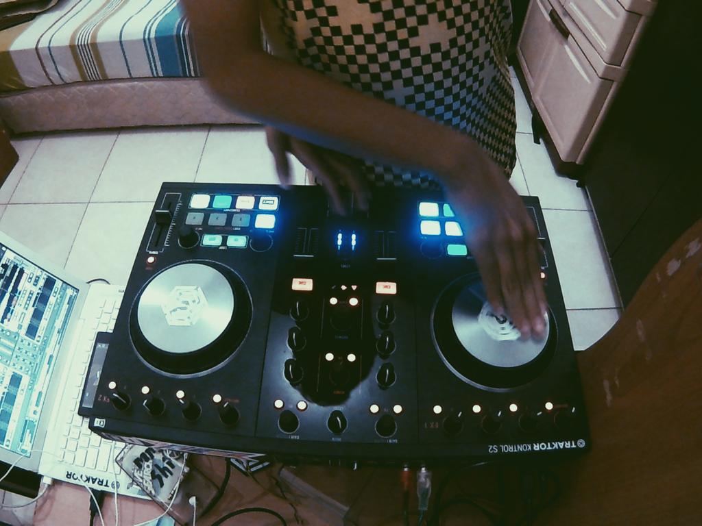 dj_figar's tweet photo. Ready 2 months for mixtape @dj_figar http://t.co/X4mkz87rnN