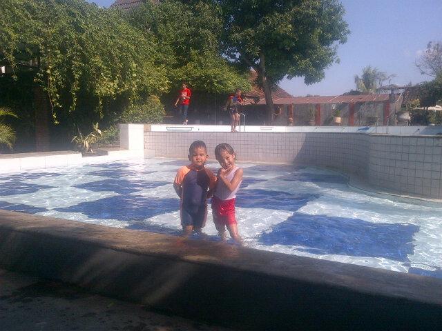 Asfianto's tweet photo. @KabTuban @info_tuban @infotuban : going to swimming @pahlawan_pool http://t.co/WFaFSciKrl