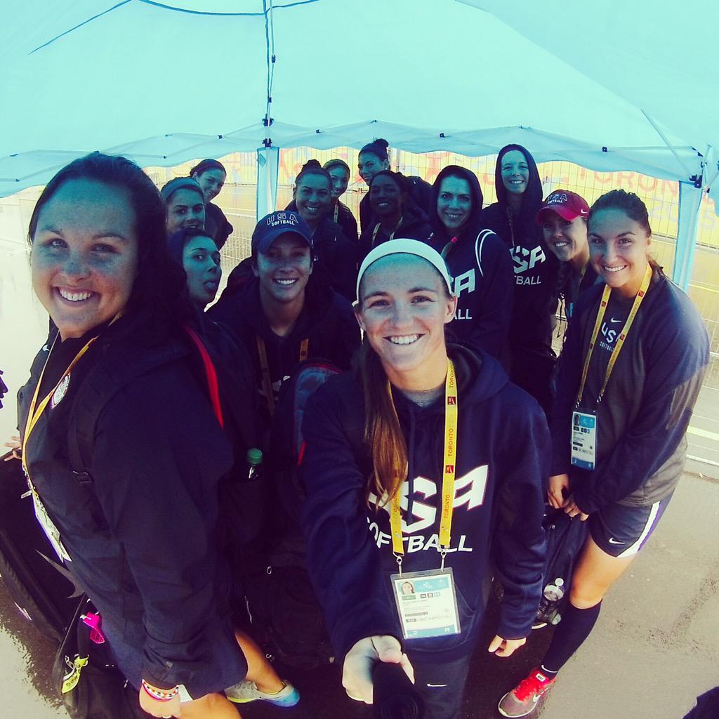 hayliemac8's tweet photo. Runnin thru the 6... You know how that go 💸 #MoneyTeam #EagleInvasion http://t.co/YkdvULyG62