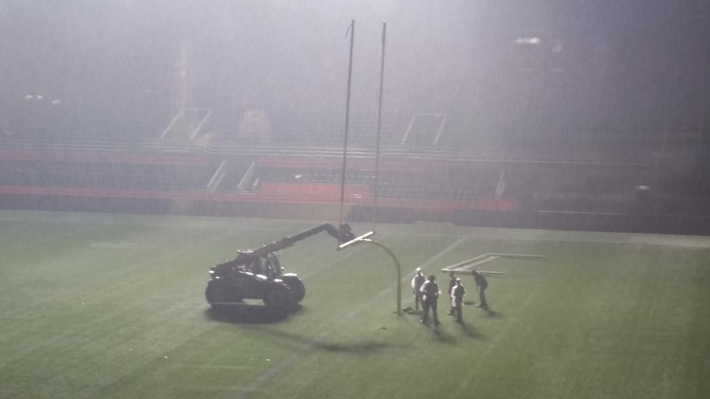 OSEGAdrian's tweet photo. Kudos to our amazing conversion crew.  @REDBLACKS game over, getting @TD_Place ready for @OttawaFuryFC on Sunday. http://t.co/3HLU8MOZXY