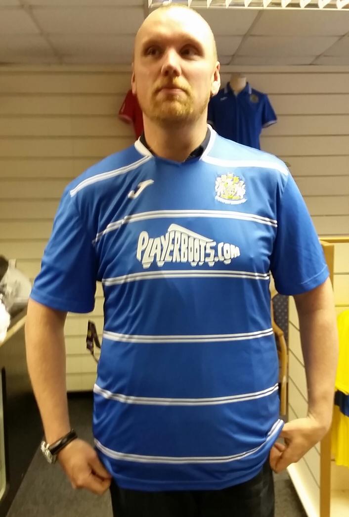 Gareth and young Harry looking great in their new shirts! First County fans with the shirt anywhere!