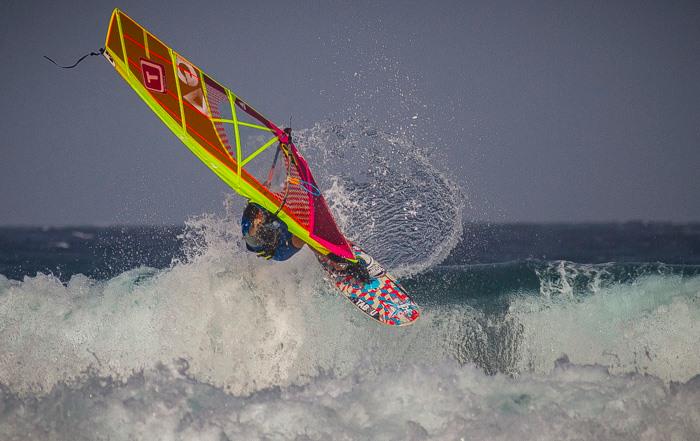 TomTraversa's tweet photo. @pwatenerife is finally confirmed! Had a great time sailing there with Musso before Pozo... Bring on the waves!! http://t.co/BTsYLN1S3G