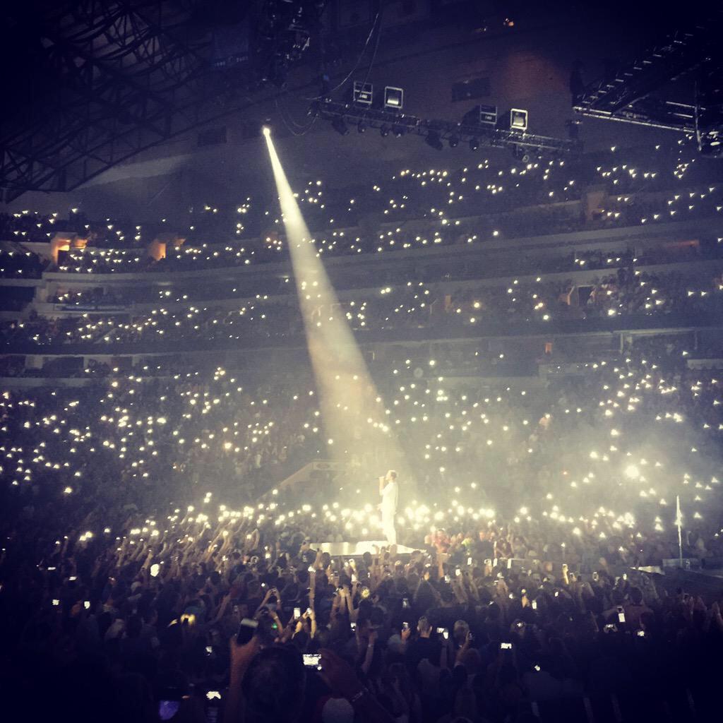 Imaginedragons's tweet photo. DALLAS #SmokeAndMirrorsTour http://t.co/uz3WuAv1W1