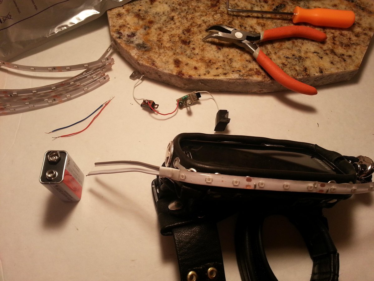 TheBackhandTM's tweet image. Ring bling kimovations,com #wearableLED #LED #android #apple #applewear #bluetooth #blackberry #battery #HTC #LG #IoT