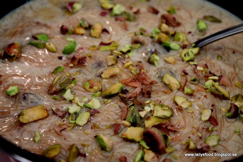 Razarumi's tweet photo. #EidMubarak everyone!
Saviyan - #Vermicilli cooked in different styles. Essential to #Eid celebrations. #cuisine http://t.co/Qbcju9AVlC