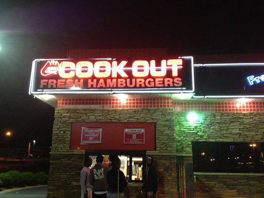 OutKickBets's tweet photo. #CookoutHours http://t.co/3rCJOv56NL