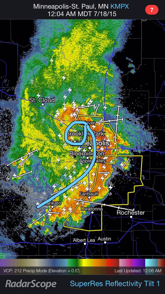AddisonGreenWX's tweet image. Large #bowecho , possibly MCV, causing wind damage &amp;amp; possibly a tornado in Carver Co. In #TwinCities area.  #MNwx