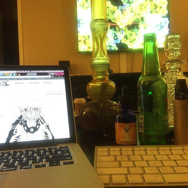 Jahmarcusb's tweet photo. Working hard over here... 😆 #vapearmy  #teamva #valyfe #goodvibes #teamroyalwires #plutoon… http://t.co/khbn0kkUop http://t.co/5oH8kwafXM