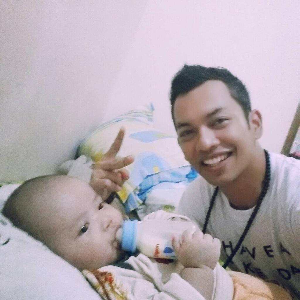 Nh semalem bang <a href="/Dodo_limitCrew/">Dodo Unlimited PAZ</a> lagi nyusuin anak nya tante heheh 😀