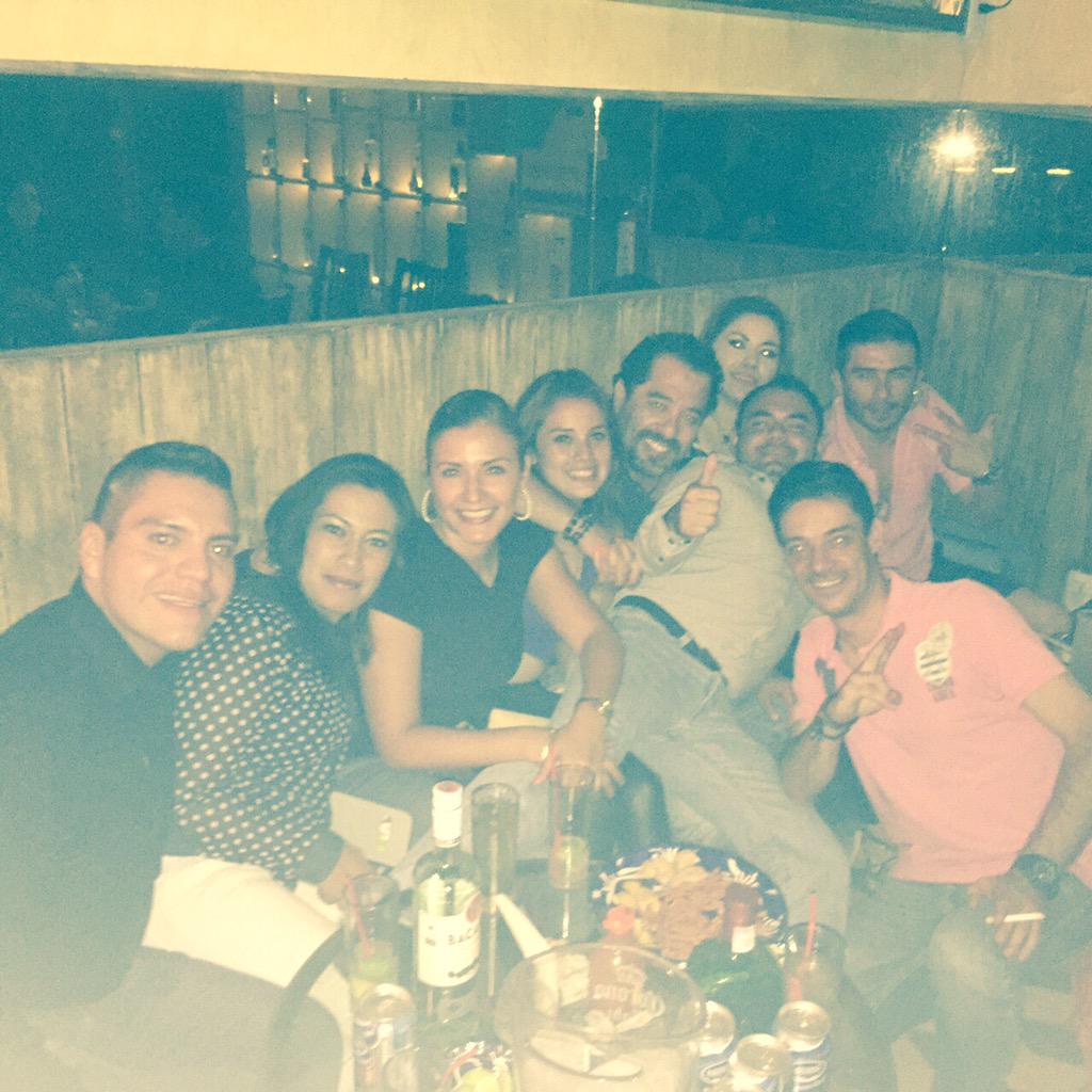 MPerezhuerta's tweet photo. @laparrandaoax#Amigos de guerra de chistes en La Parranda! http://t.co/2RxdZAin2P