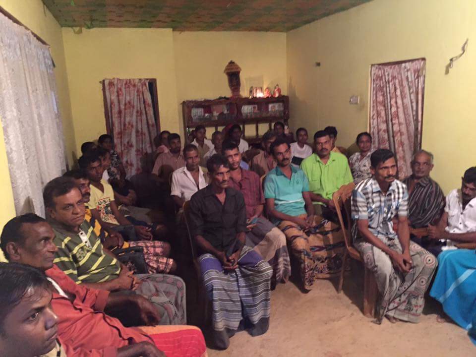 PasandaYapa's tweet photo. ඊයේ දිනයේ සවස් කාලය තුල කඹුරුපිටිය ආසනයේ පැවති අති සාර්ථක ජන හමු #LakshmanYapa #votefor2 #GeneralElection15 http://t.co/JhW5k04m7x