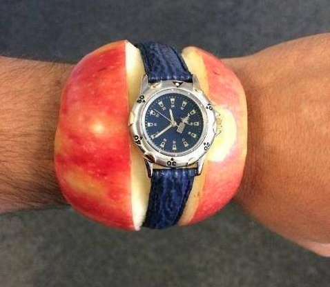 SpeakComedy's tweet photo. Just got an Apple Watch http://t.co/f7Bflx5GXt