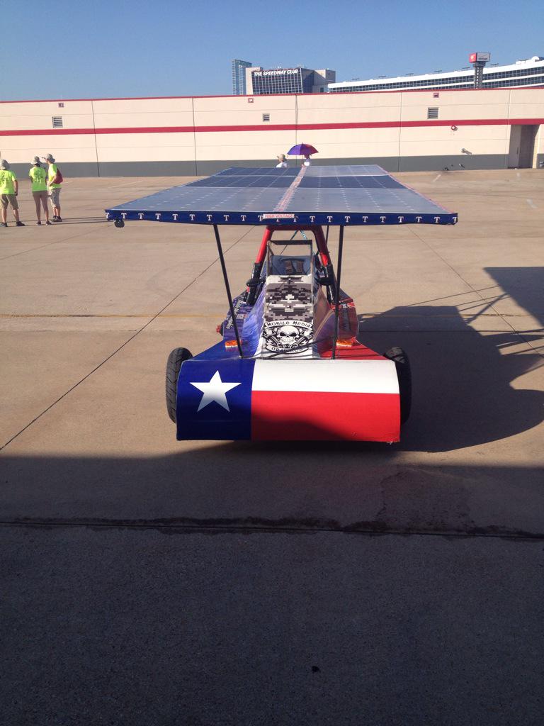 Taylor_CTE's tweet photo. @HighSchoolSolar @Bnhs_solarcar ready to race! #solar2015 http://t.co/dKkGfYAdDM