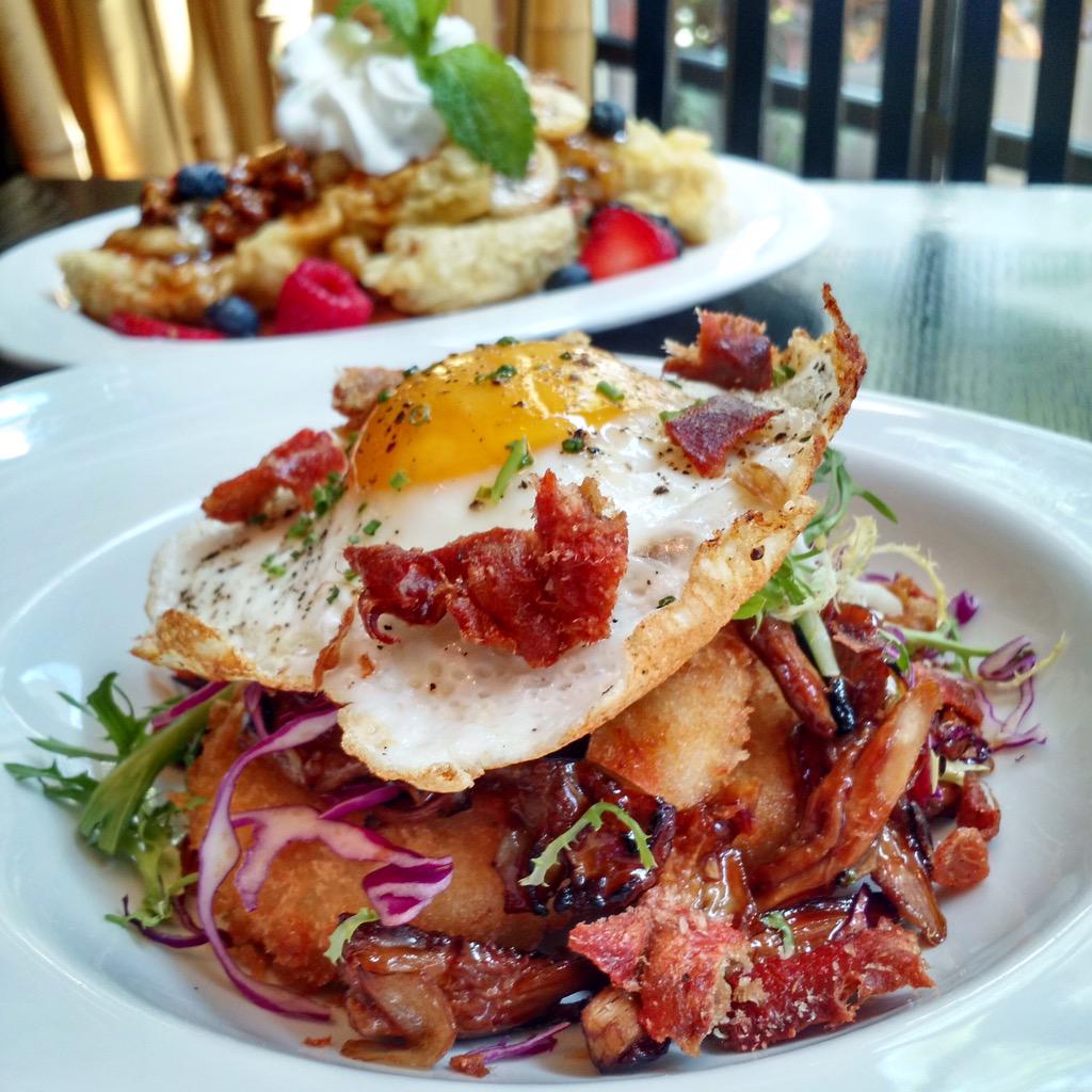 BillyDec's tweet photo. #Brunch Tip: Must try "#DuckHash Remix" w Tempura #FrenchToast @Sunda! You #sweet or #savory? RT if like! http://t.co/3EogDhVwFR