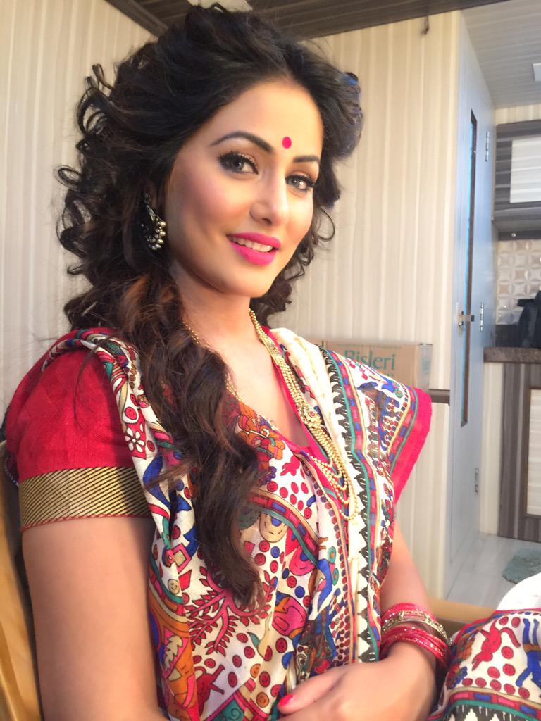 HINA KHAN on Twitter: "Ki khobor😝shot in a Bengali look 