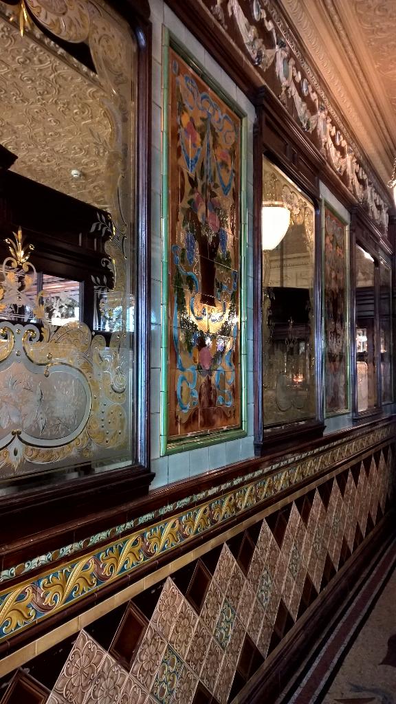 BeerBusGuide's tweet photo. Stunning High Victorian pub interior &amp; hearty ale, The Princess Louise http://t.co/LT8miW25E7 @samsmithsbeer Route 38 http://t.co/OWgydpWWsg