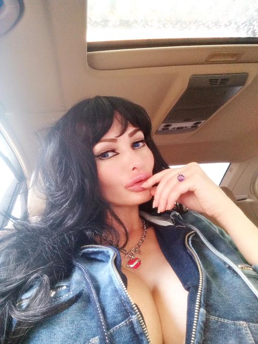 Have a nice weekend, guys!  💋 http://t.co/OzneyLSv0Y<a href="/tag/cheers"class="tags"><span>#cheers</span></a>