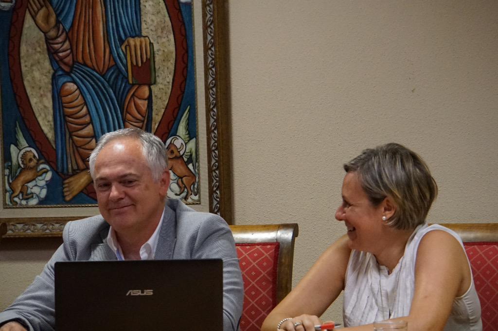 estebanmunilla's tweet photo. #CEAS2015 Unid.Didácticas de Educ.Afectivo-Sexual para la clase de religión d la ESO Ramon Acosta y Mercedes Mirasol http://t.co/OilCX2guJx