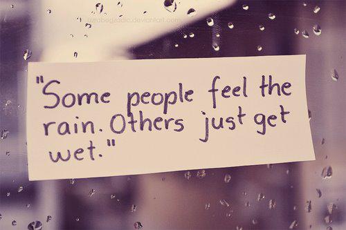 Whitelily1829's tweet photo. i luuuuuv rain #pouring #GotDrenched #bliss β http://t.co/epsUJao2xW