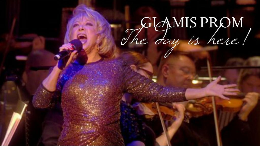 glamisproms's tweet photo. http://t.co/T2LBmsPyPu  #GlamProm starring @elaine_paige @SusanBoyleHQ @normanbowman69 &amp; Royal Philharmonic today! http://t.co/6RhIWf7cBY