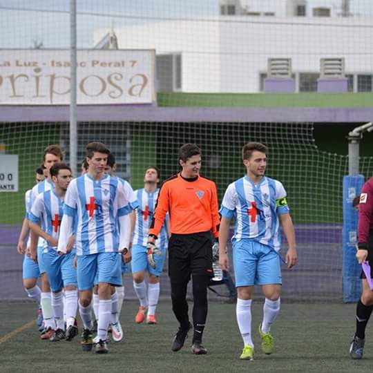 VELEZCFoficial's tweet photo. ALE, JUVENTUD PARA EL #VélezCF
El lateral izquierdo del juvenil @EFFcoCastejon pasa a formar parte del primer equipo. http://t.co/9gqXrTrdU8