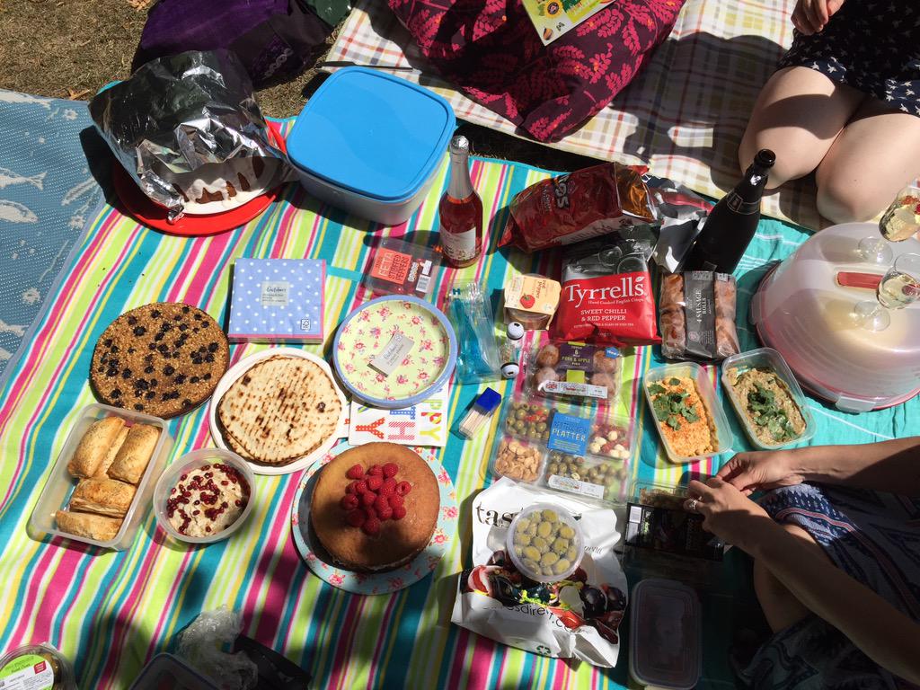 WinchesterCCC's tweet photo. 3rd birthday picnic featuring delights from @Honeyandco yum! http://t.co/Dfzi6vCCMb