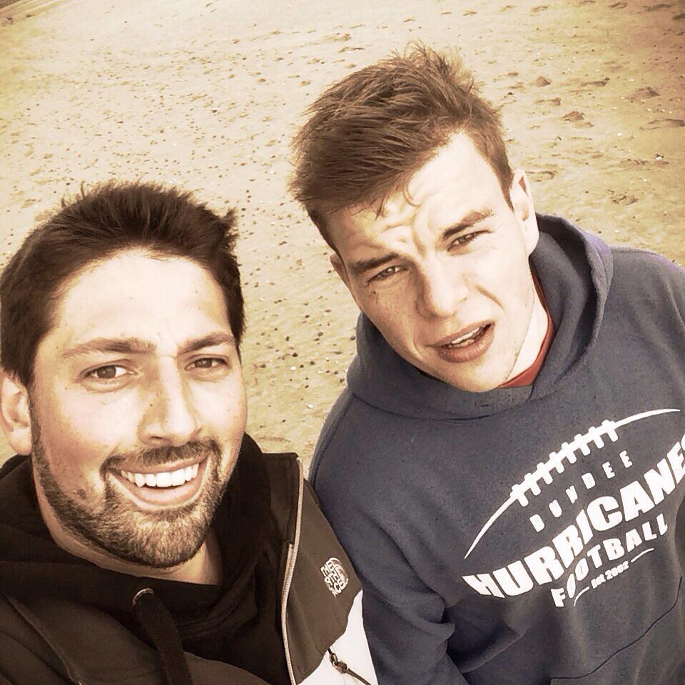 Pictures often paint a thousand words. This one paints three: I hate Selfies. With <a href="/samtorrini/">Samtorrini</a> at #murloughbay