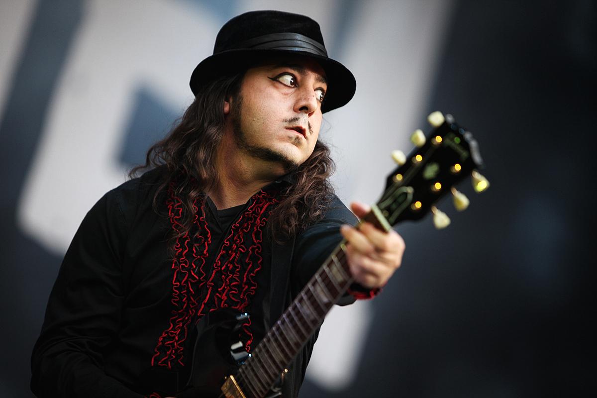                Daron Malakian           40... Happy birthday 