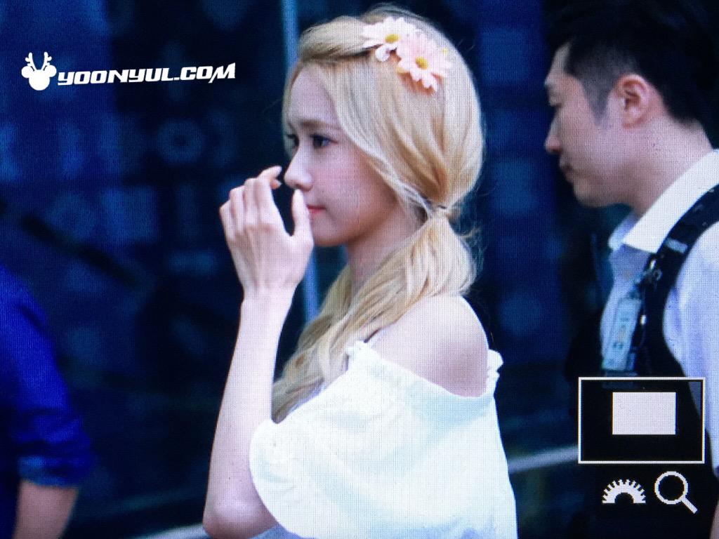 [PIC][16/18-07-2015]SNSD tham dự buổi fansign cho "Party" vào hôm nay CKMZINyUwAAgV69