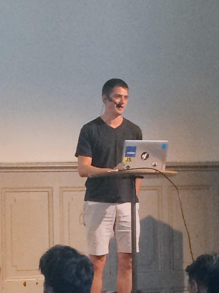 superhuit's tweet image. Notre ami @gil_les nous parle de son projet postacard.ch. Go Gilles! #swissJS #postcard from #instagram