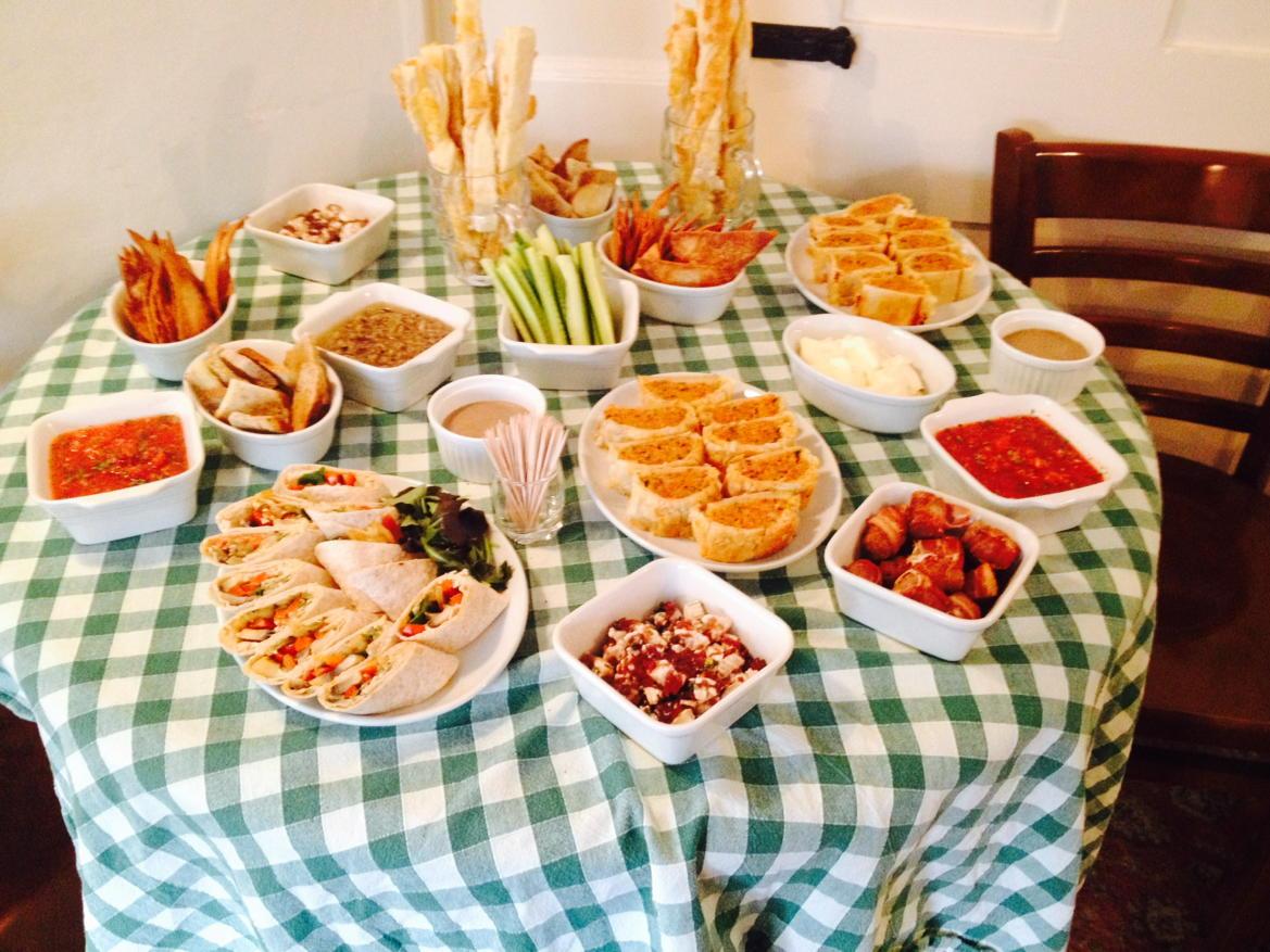 Drewearms's tweet photo. Little buffet http://t.co/QNb8Zg1839