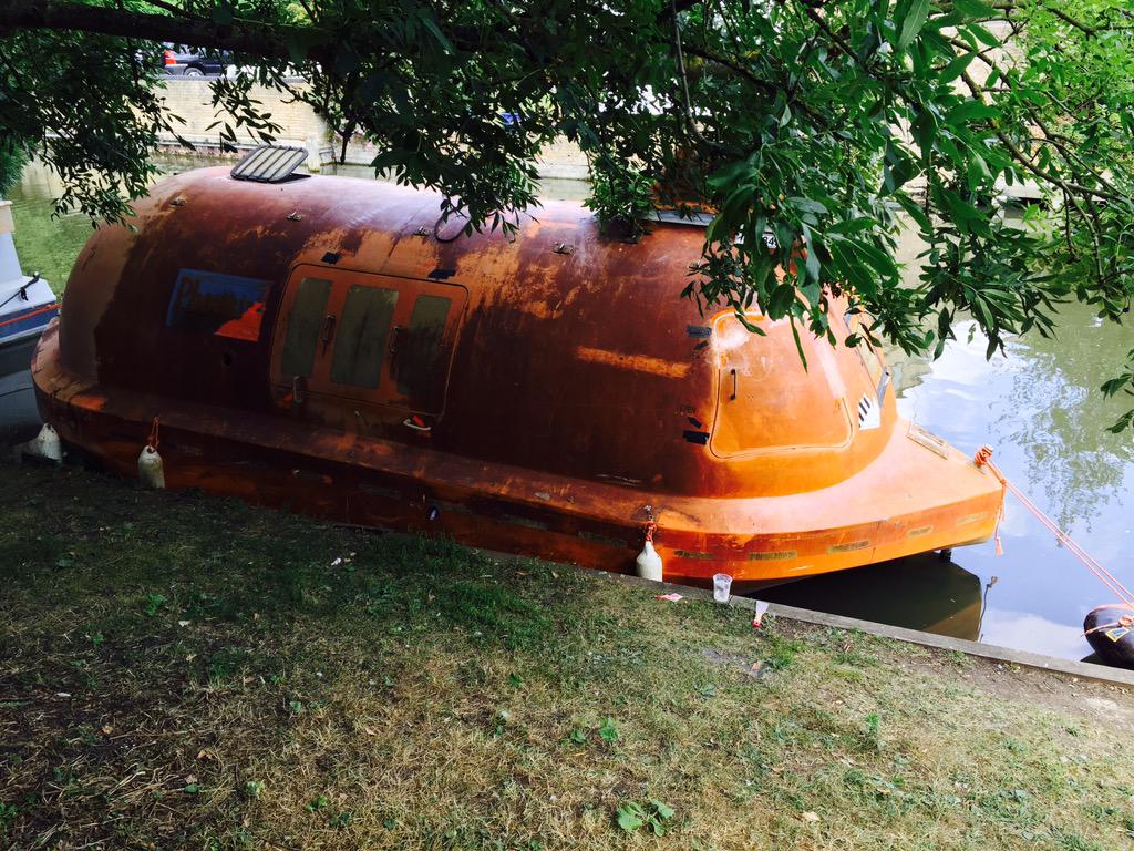 EggOnTheMoon's tweet photo. Great, weird, strange boat moored in Ware called Phoenix! What is it? @WareTourism @ThisIsWare @HertsMercury http://t.co/pJL8iwh7rF