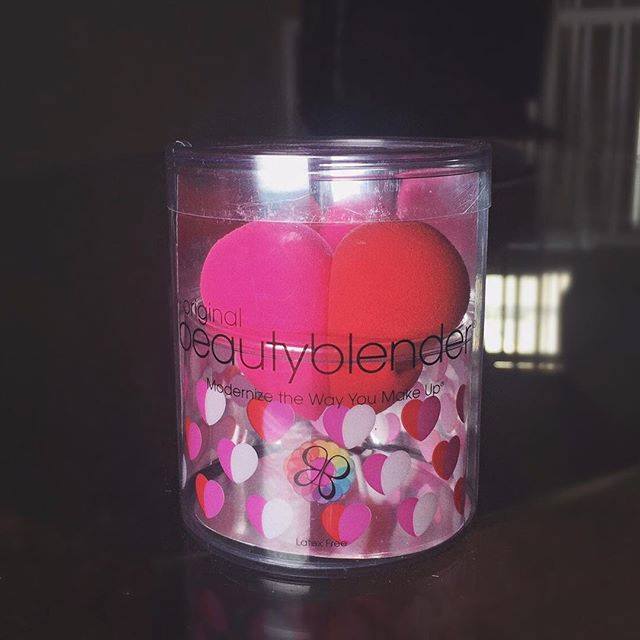 hey_imjack's tweet photo. @ItsMyRayeRaye #RayeBeautyBlender 
<3 really hope to win! She's awesome! http://t.co/YmmnE40gKc
