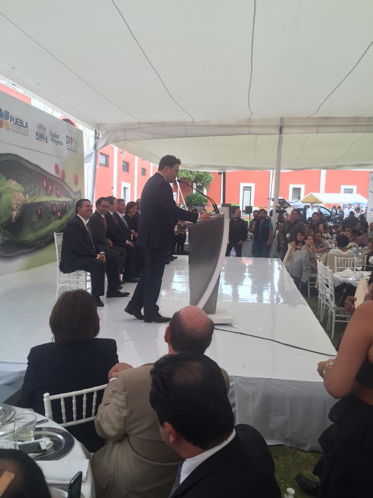 Inauguración de temporada de chiles en nogada. A disfrutar! <a href="/Jair_Rivelino/">Jair_Rivelino</a> <a href="/MichelChain/">Michel Chaín</a>