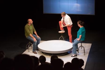 paysdelaloire's tweet photo. #OFF15 : à 16h Salle A assistez à "Le manager, les deux crapauds et l'air du temps" au #grenierasel @avignonleoff http://t.co/f821XEK0gq