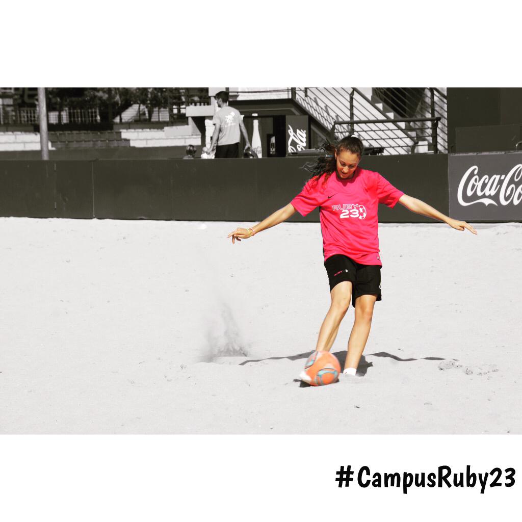 CampusRuby23's tweet photo. ¿Qué está pasando aquí? #TeamLinternas 🔦😜 http://t.co/sLPDi0isrc