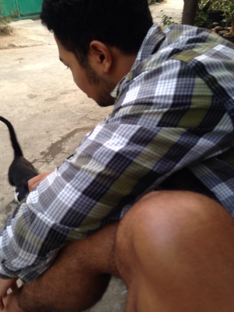 @GlistenM dibajak!!! Sorry. Ini pelakunya fatur bewok