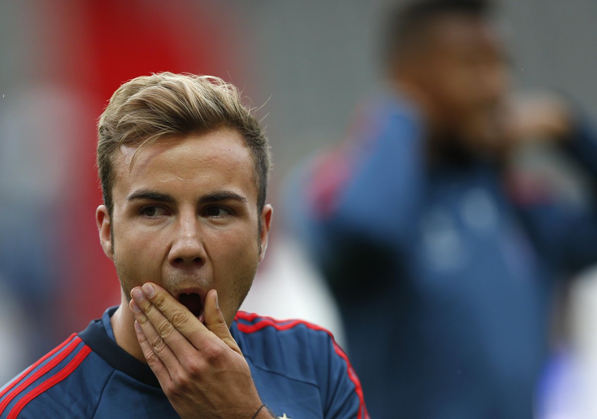 brfootball's tweet photo. Mario Gotze to Chinese news agency Xinhua 

"I think Chinese food is great, especially sushi" 🙈

(via: @Sky_Uli) http://t.co/R9VmQifgvD