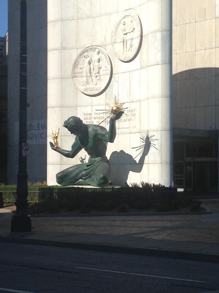 MichaelaWillms1's tweet image. Random statues, I think so!! #RiseUpELCA #SWTsynod #Detroit