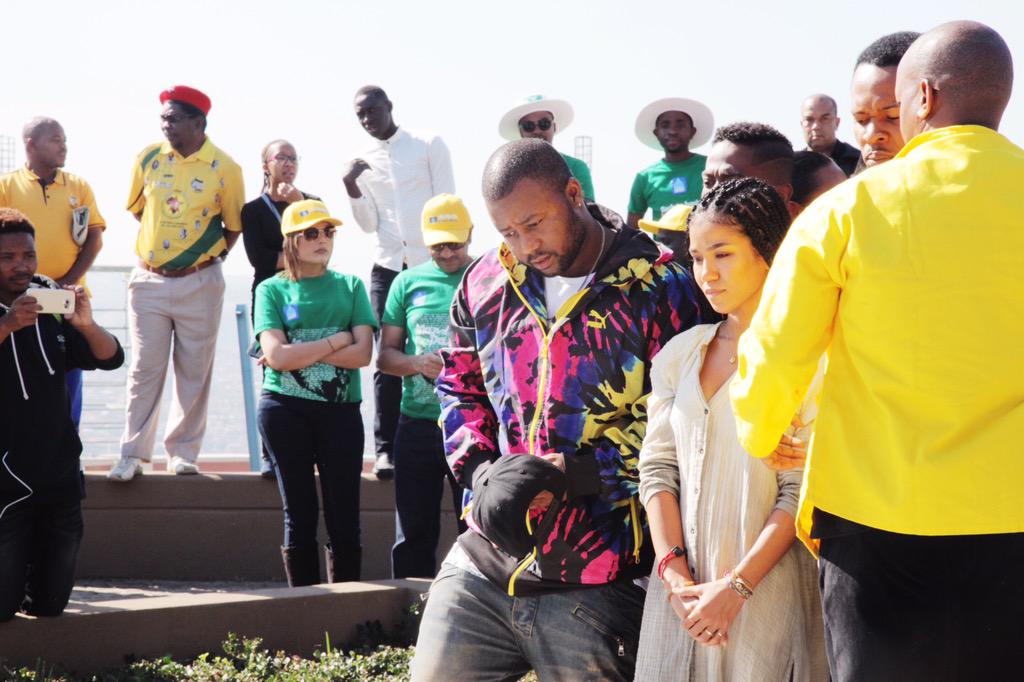 casspernyovest's tweet photo. Got to meet and chill with @JheneAiko today. She's super chilled. Like her even more after meeting her. http://t.co/Zf0b2xgVrE