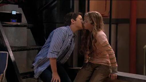 humorfandomss's tweet photo. #QuandoCriancaEu ficava indecisa entre qual desses casais shippar http://t.co/SY5H67CTQx